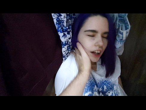 ❤️ Знайшов мою сестру в шафі і допоміг їй закінчити ❤❌ Порно-відео у нас ❤